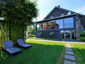 Отель Luxurious Holiday Home with Sauna in B tgenbach  Элзенборн